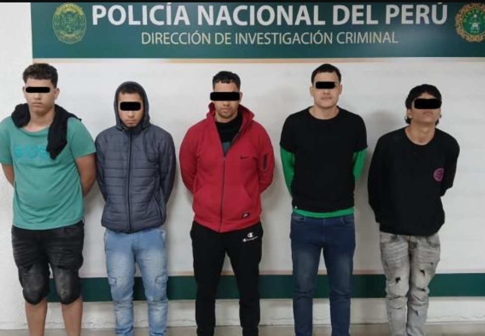 Lima tersangka kasus pembunuhan diplomat Indonesia, Zetro Leonardo Purba, ditangkap polisi Peru. Mereka diduga bagian dari geng kriminal internasional. (Tangkapan layar X/@PoliciaPeru)