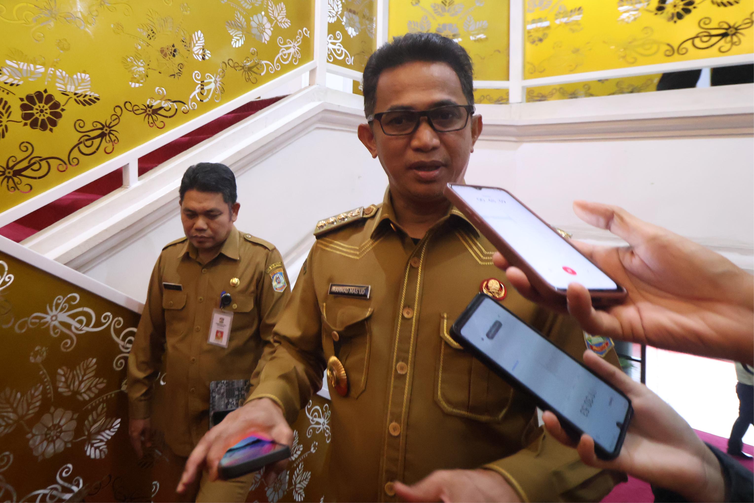Wali Kota Balikpapan Rahmad Mas&rsquo;ud diwawancarai awak media. (ANGGI PRADITHA/KP)