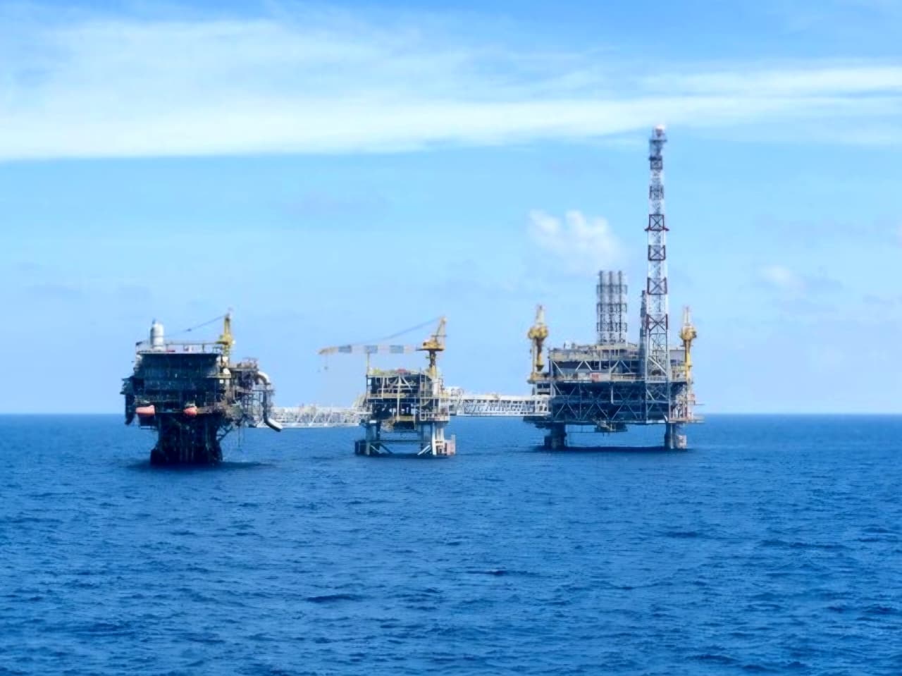 SIGNIFIKAN: Impor migas yang memegang porsi terbesar total impor yakni 73,6 persen yoy, turun signifikan dari sebelumnya tumbuh 26,3 persen menjadi 8,04 persen.