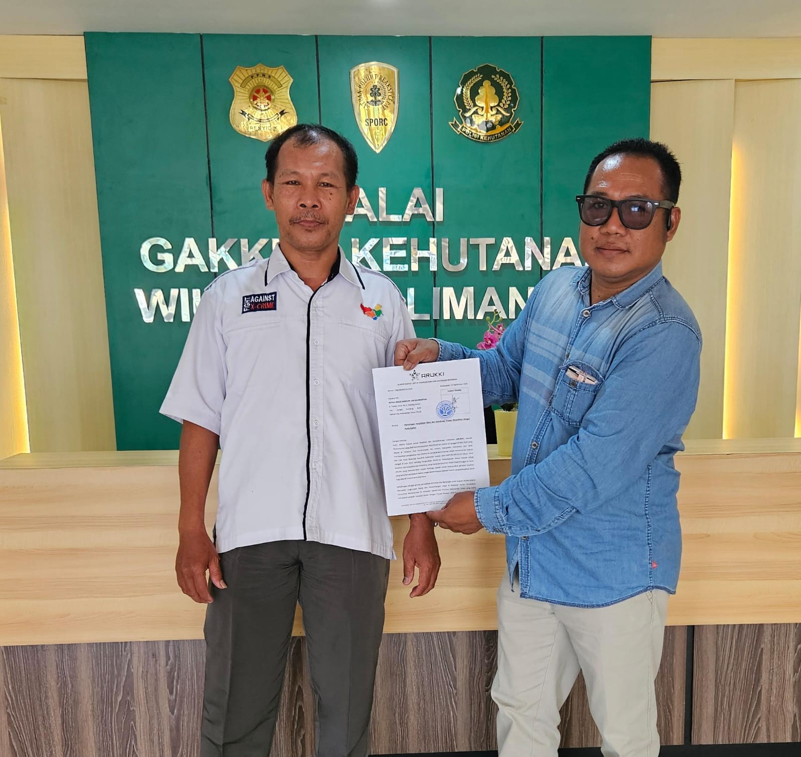 ARUKKI melayangkan surat kepada Gakkum LHK Kalimantan, Senin (15/9).