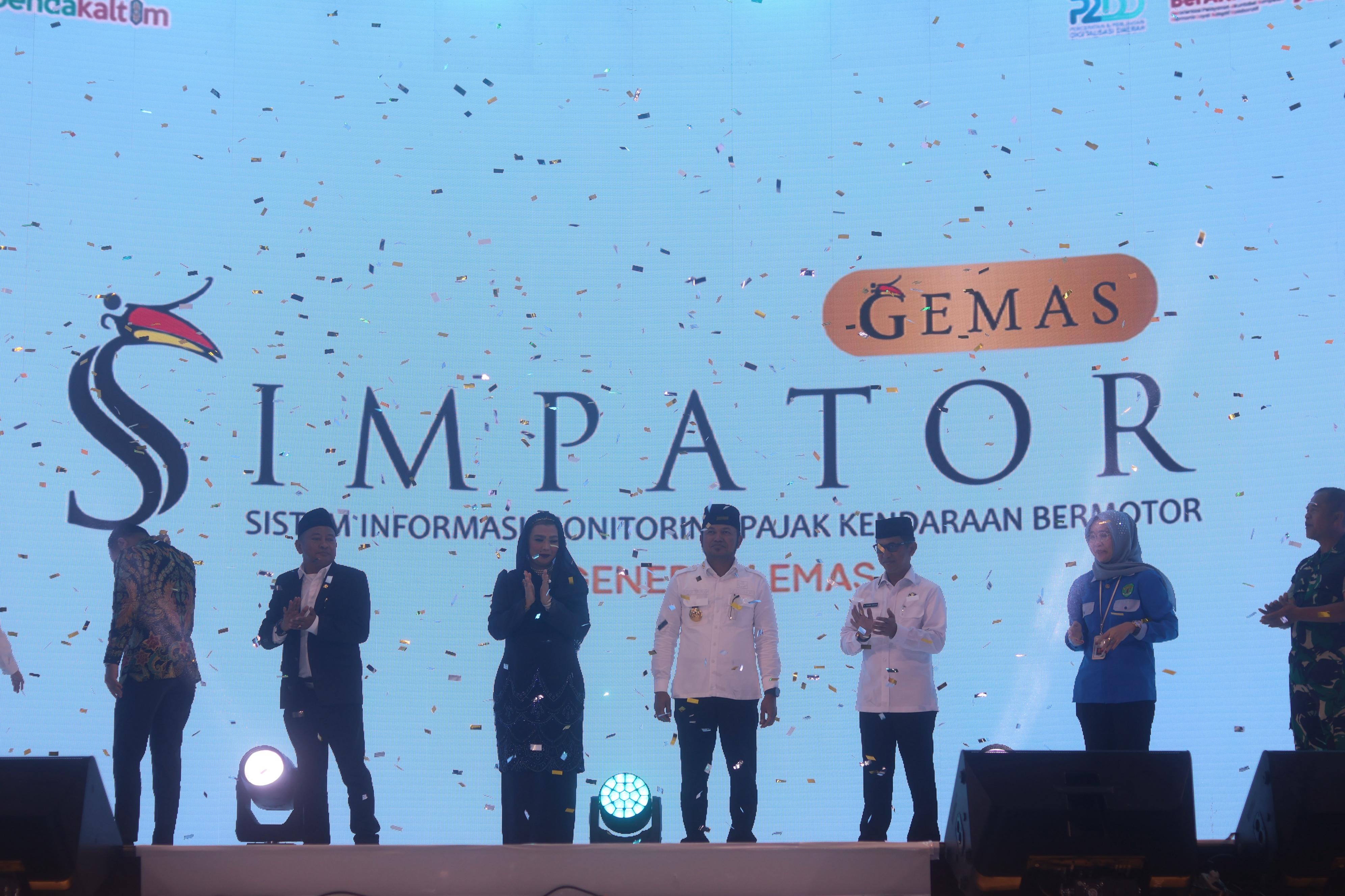 PELUNCURAN: Gubernur Kaltim Rudy Mas&rsquo;ud saat meluncurkan aplikasi Simpator Gemas di BSCC Dome.