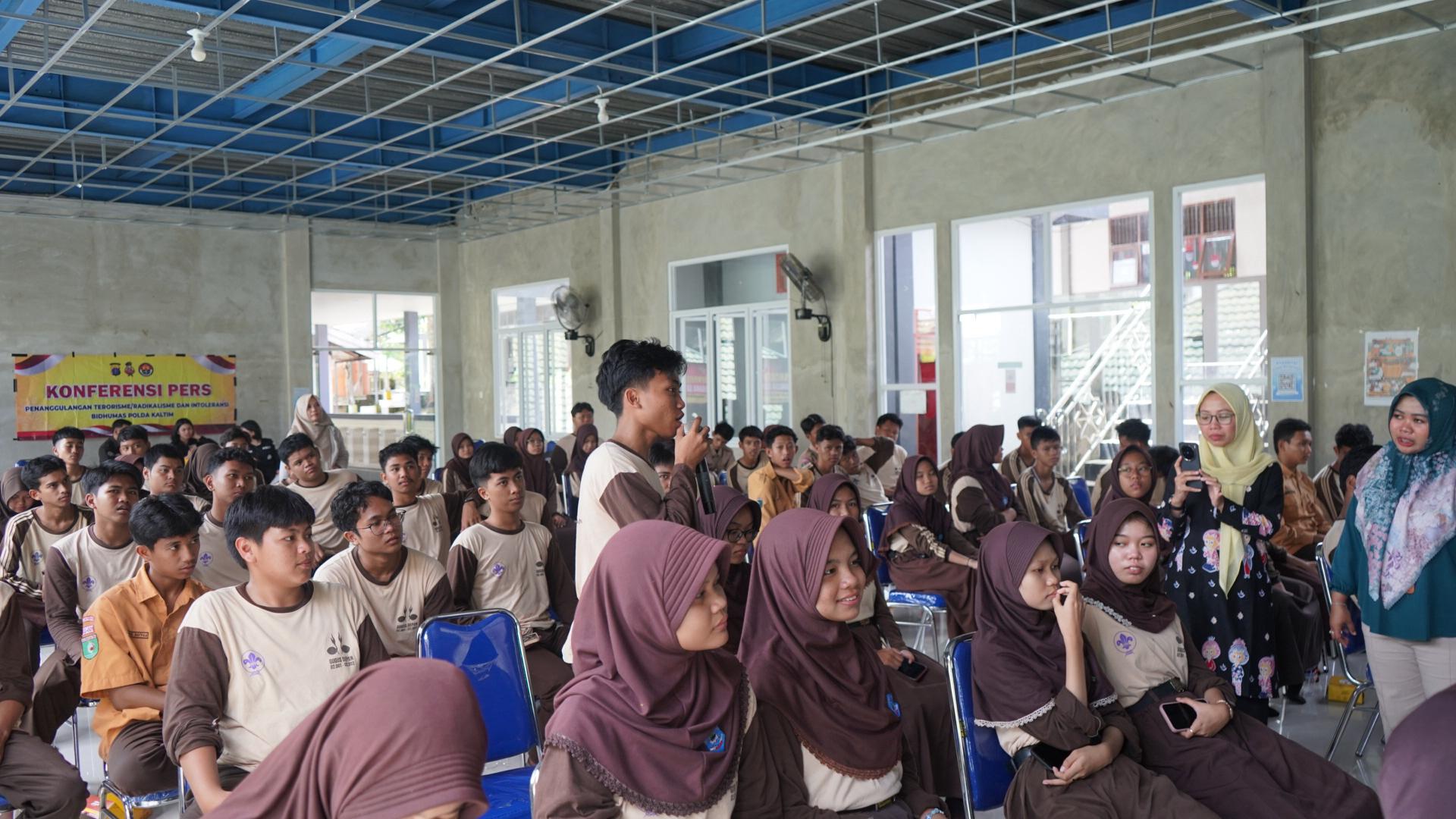 SEJAK DINI: Siswa mendapatkan edukasi agar terhindar paham radikalisme, terorisme dan intoleransi.