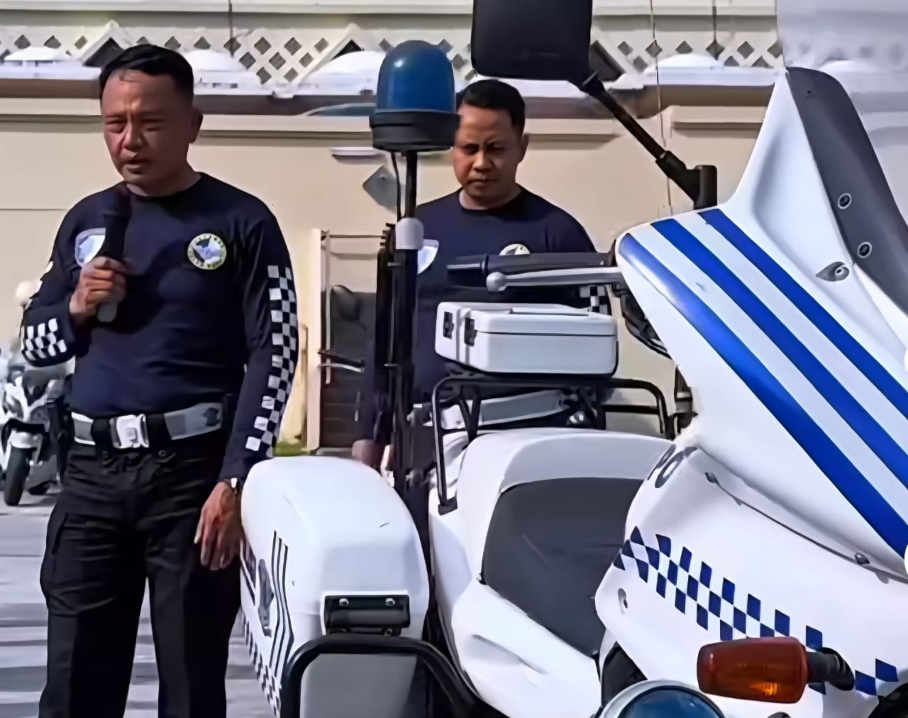 KEMAMPUAN. Personel Satuan PJR Ditlantas Polda Kaltim mengasah kemampuan safety riding dan pengawalan.