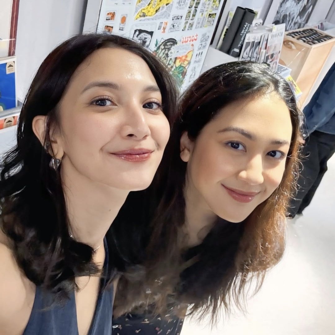 Sheila Dara dan Sherina Munaf saat foto bersama.