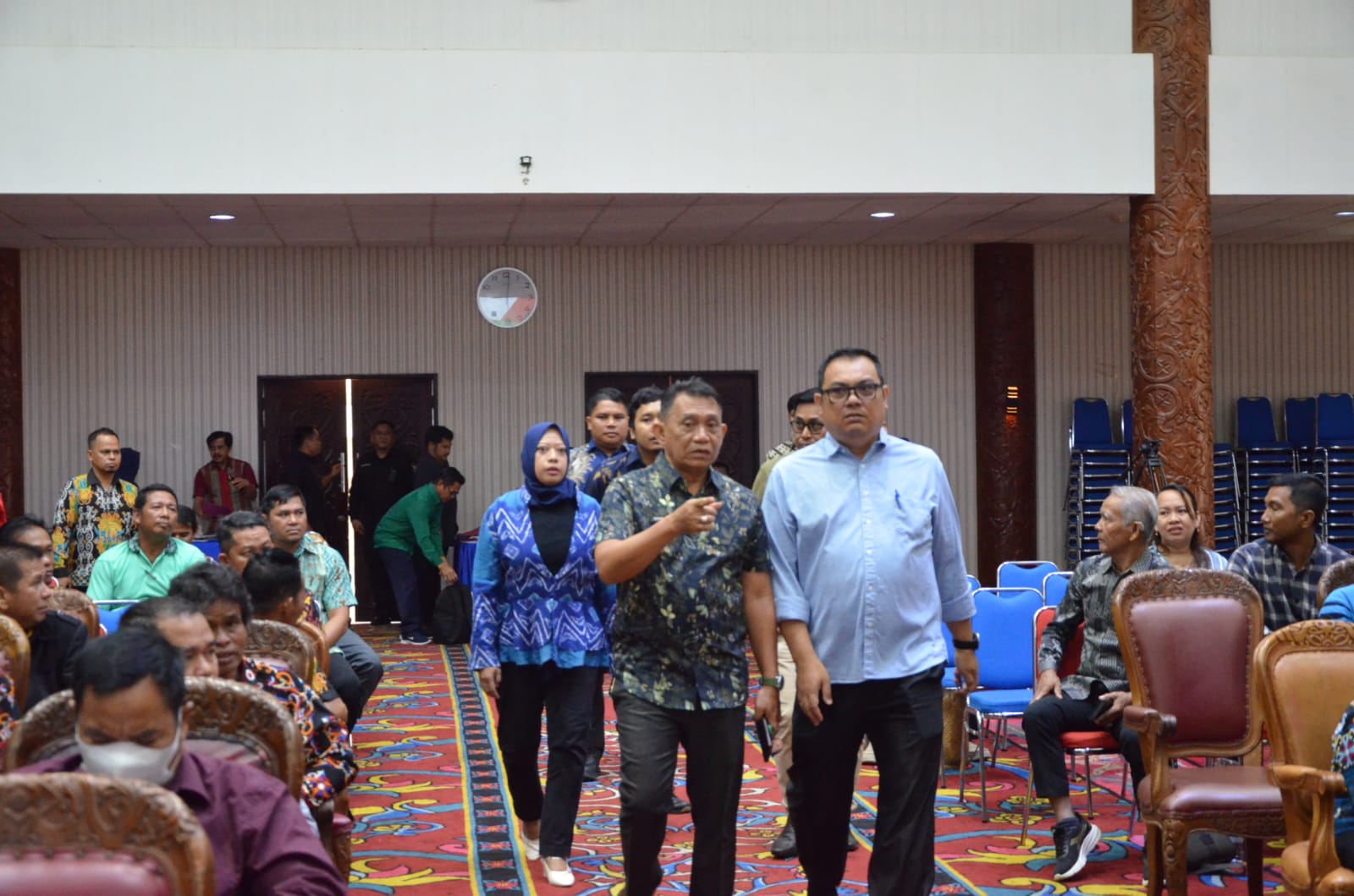 HADIRI RAKOR: Wakil Bupati Kubar, Nanang Adriani saat menghadiri Rakor Petinggi dan Camat 2025.