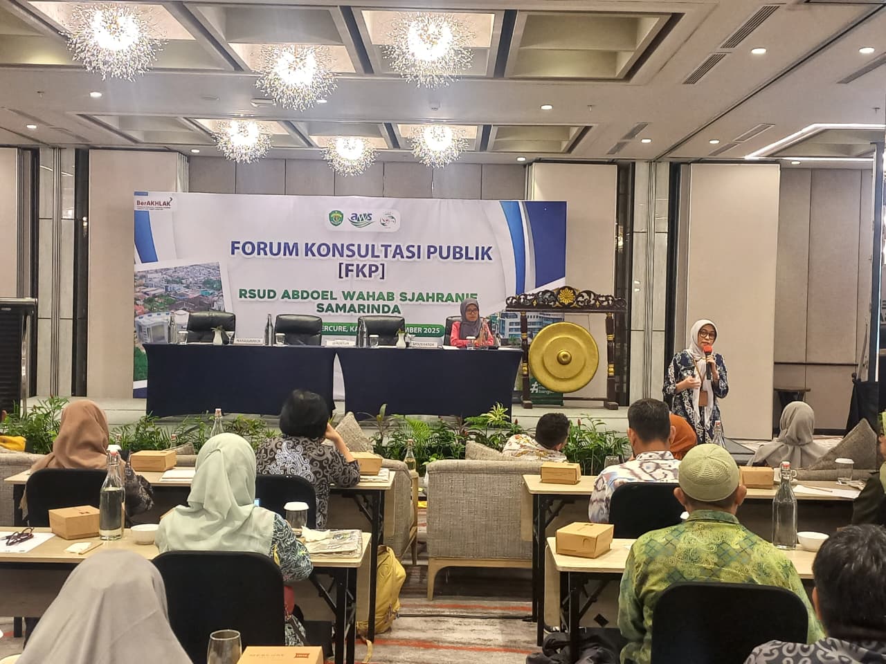PEMBAHASAN SERIUS: Salah satu isu yang paling banyak disorot adalah program Gratispol terkait layanan kesehatan gratis berbasis BPJS Kesehatan yang diluncurkan April 2025 lalu oleh Pemprov Kaltim.