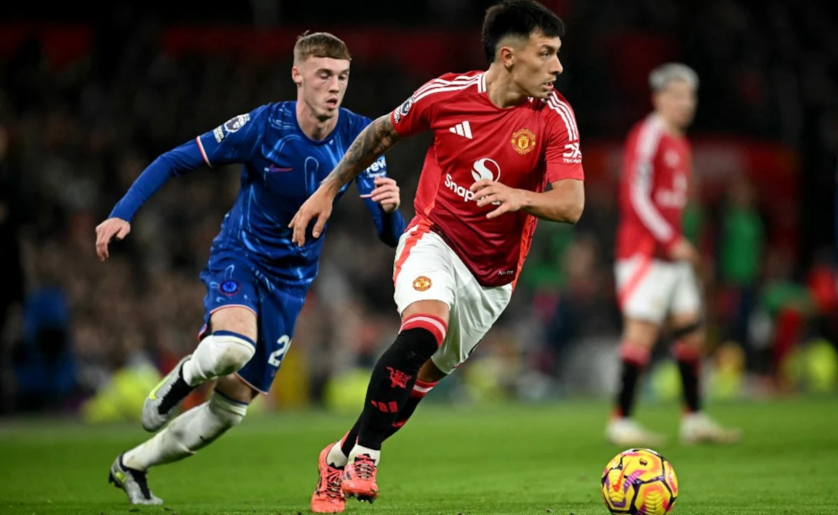 Man Utd vs Chelsea pukul 23.30 WIB.