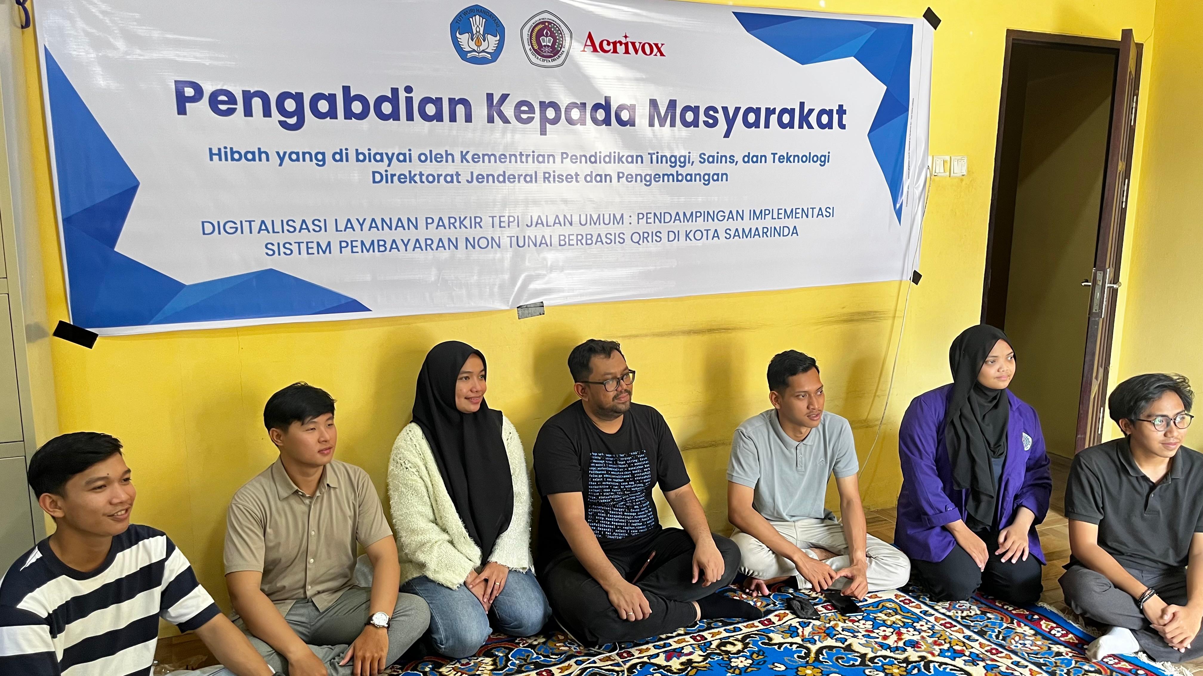 tim pengabdian masyarakat dari STMIK Widya Cipta Dharma (WICIDA) melaksanakan program bertajuk &ldquo;Digitalisasi Layanan Parkir Tepi Jalan Umum.