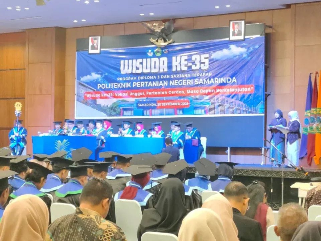 KHIDMAT: Suasana Sidang Senat Terbuka dalam rangka Wisuda Ke 35 tahun 2025.