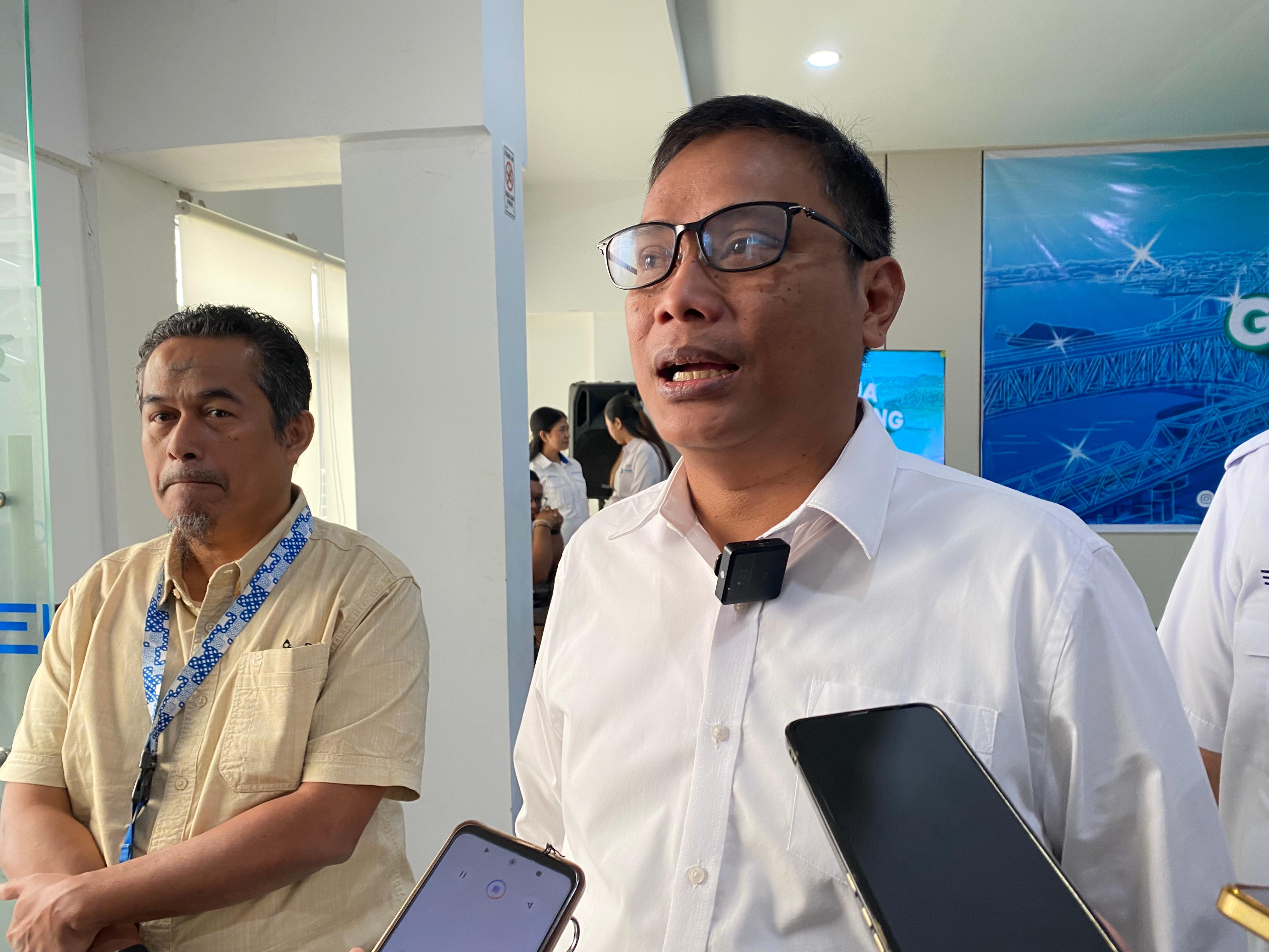 Direktur SDM dan Umum PT Pelindo Jasa Maritim, Rahmat Prayogi diwawancarai Kaltim Post, Rabu (24/9). (BAYU/KP)