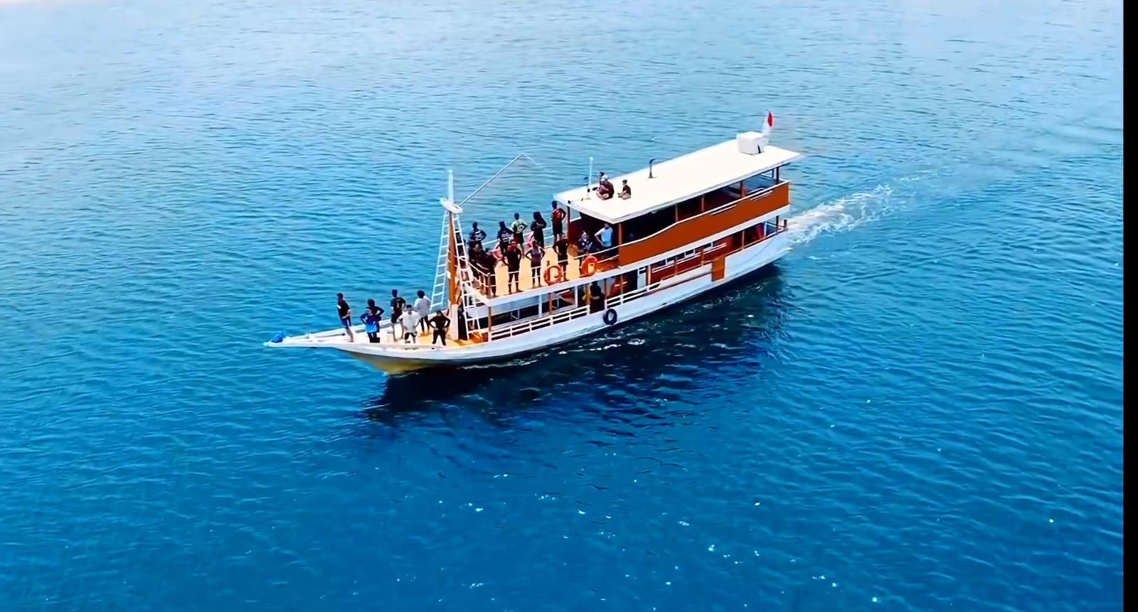 WISATA BAHARI: Kapal pinisi Manggala Derya yang akan digunakan untuk ekspedisi Pulau Miang, salah satu rangkaian promosi wisata bahari di HUT ke-26 Kutim.