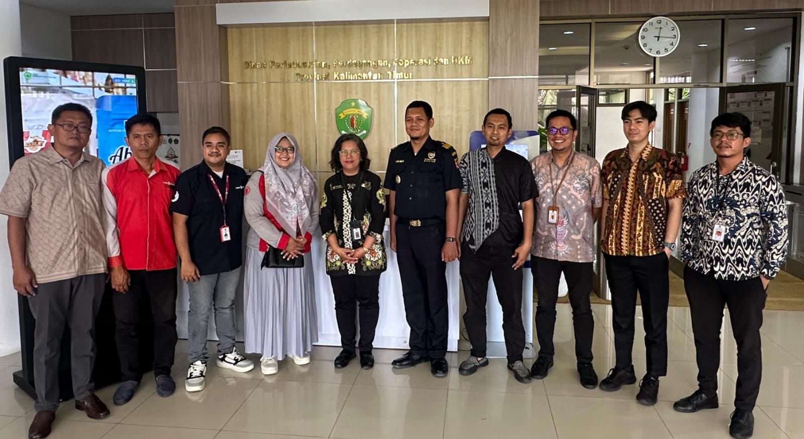 SINERGI:  Tim Lion Parcel pusat dan Samarinda, Bea Cukai dan instansi terkait ikut membersamai kegiatan tersebut.