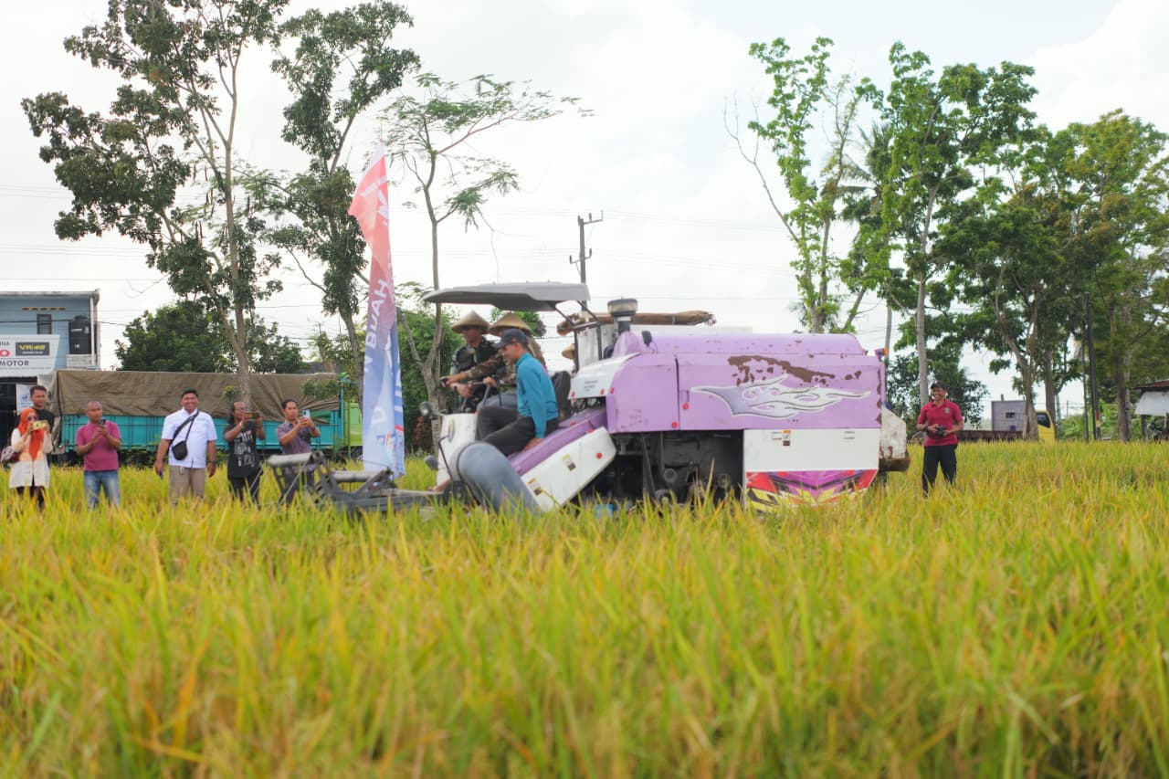 Pupuk Kaltim tegaskan komitmen dukung petani lewat program Agrosolution pada Hari Tani Nasional, dorong produktivitas & kesejahteraan berkelanjutan.