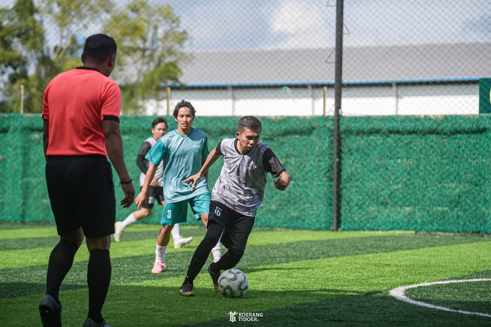 Pertandingan persahabatan mini soccer yang digelar PGSS melibatkan stakeholder di Kutai Kartanegara.