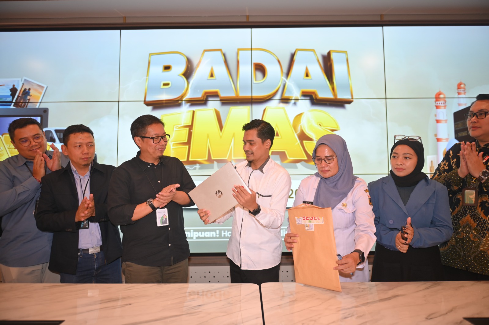 PT Pegadaian rutin menggelar program Badai Emas dengan hadiah menarik mulai mobil, paket umrah hingga tabungan emas.