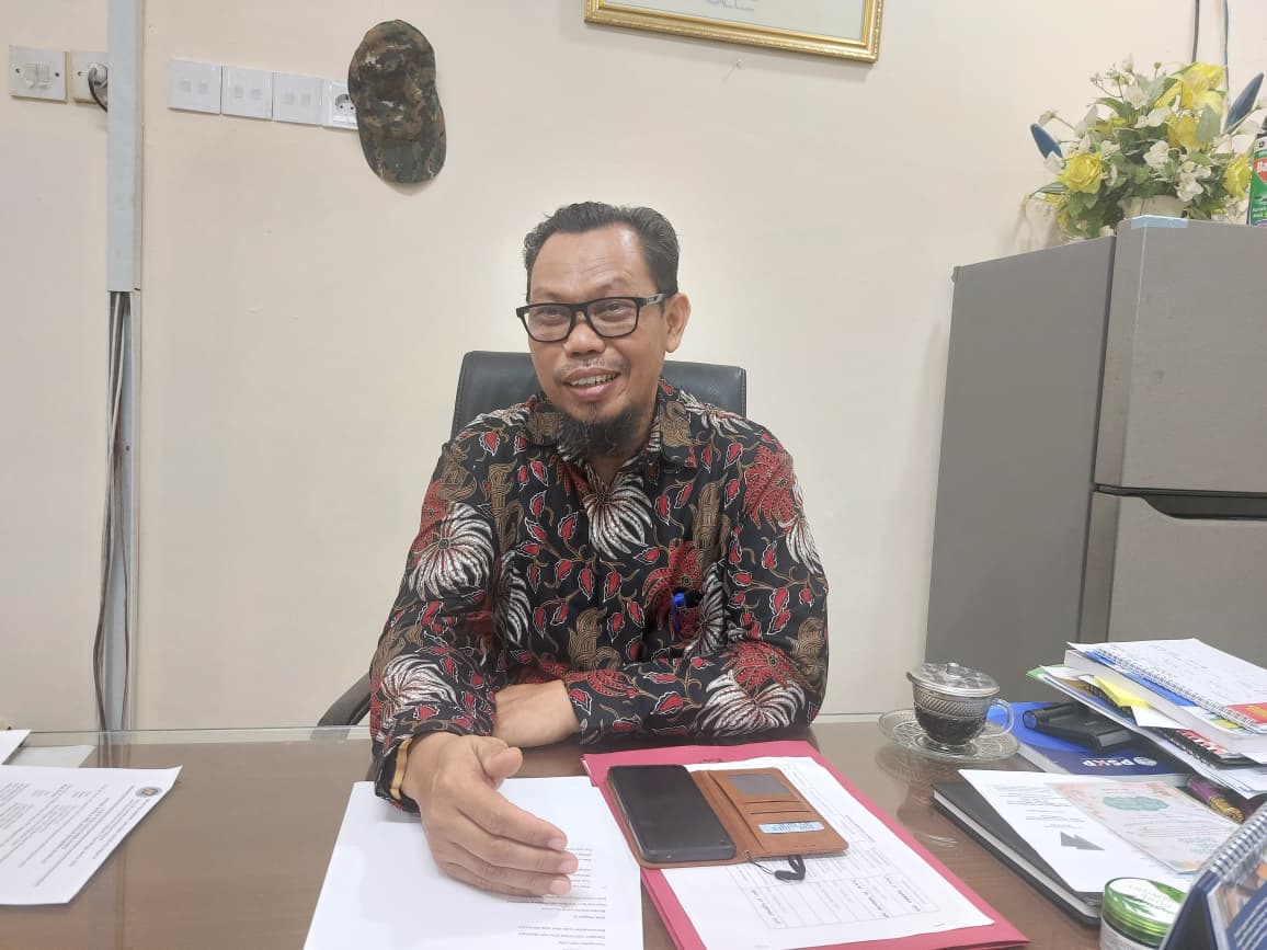 Kepala SMK 3 Balikpapan Sukarni Chandra.  &nbsp;