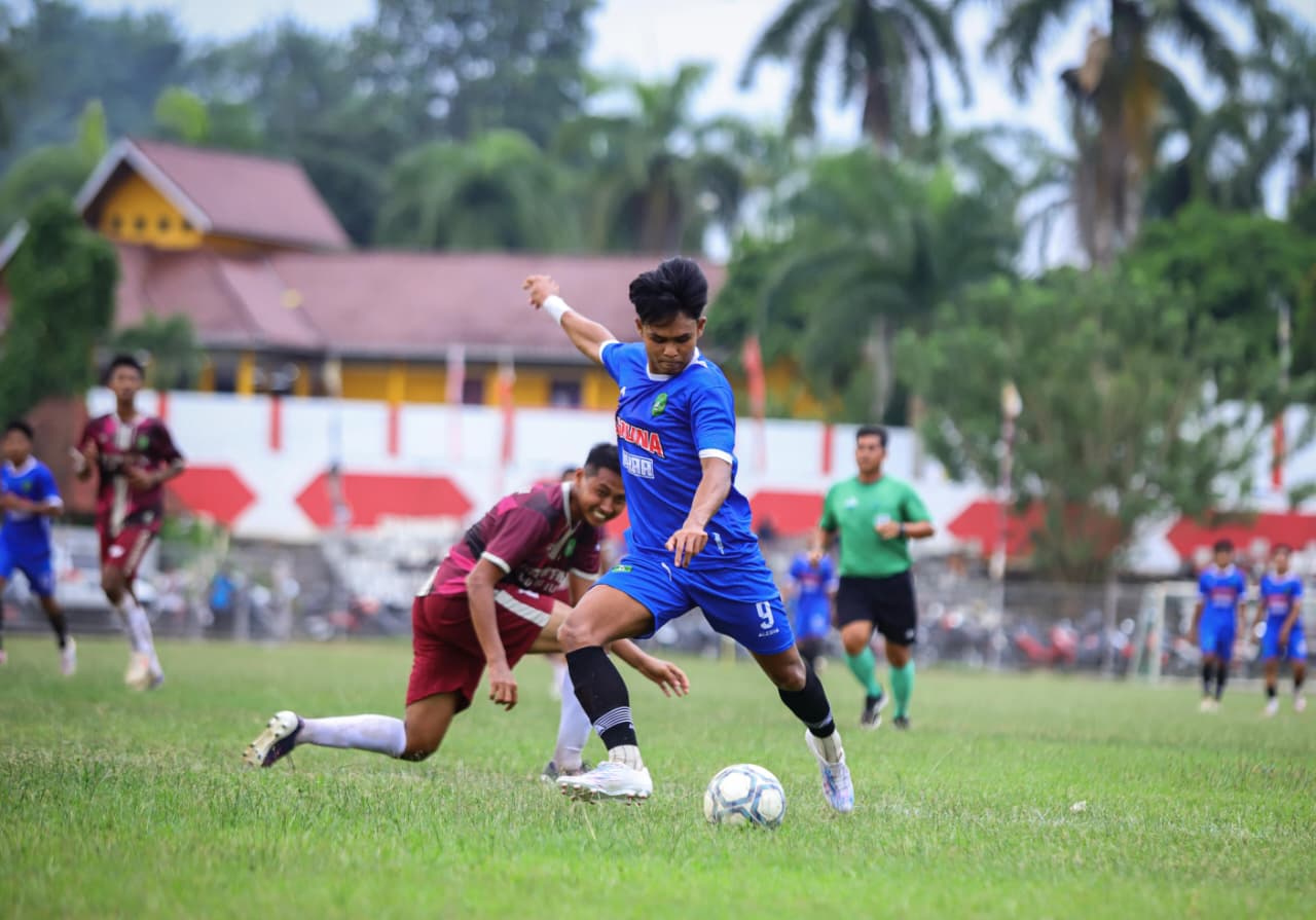 JADI ANDALAN: Pemain sayap Tenggarong, Wahyu salah satu pemain yang menjadi tumpuan lini serang Tenggarong.