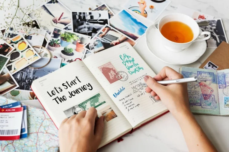 Ilustrasi menulis jurnal sebagai media healing.