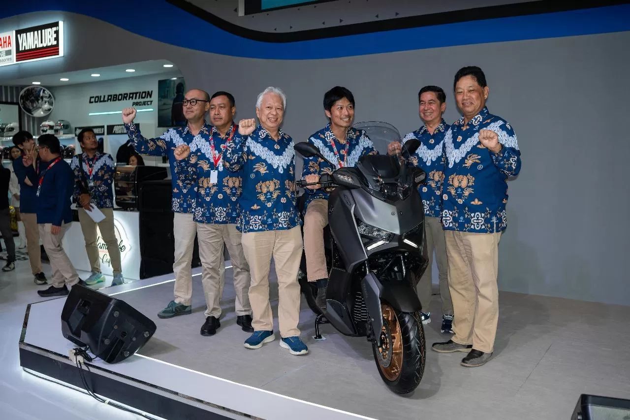 MAKIN CANGGIH: Varian anyar dari XMAX Connected TechMAX merupakan flagship model tertinggi di jajaran skutik MAXI Yamaha di Indonesia Motorcycle Show (IMOS) 2025.