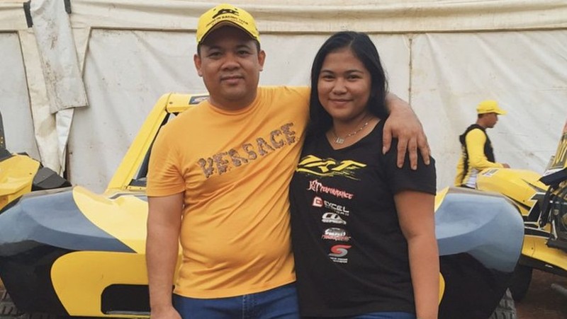 H Isam dan anaknya.