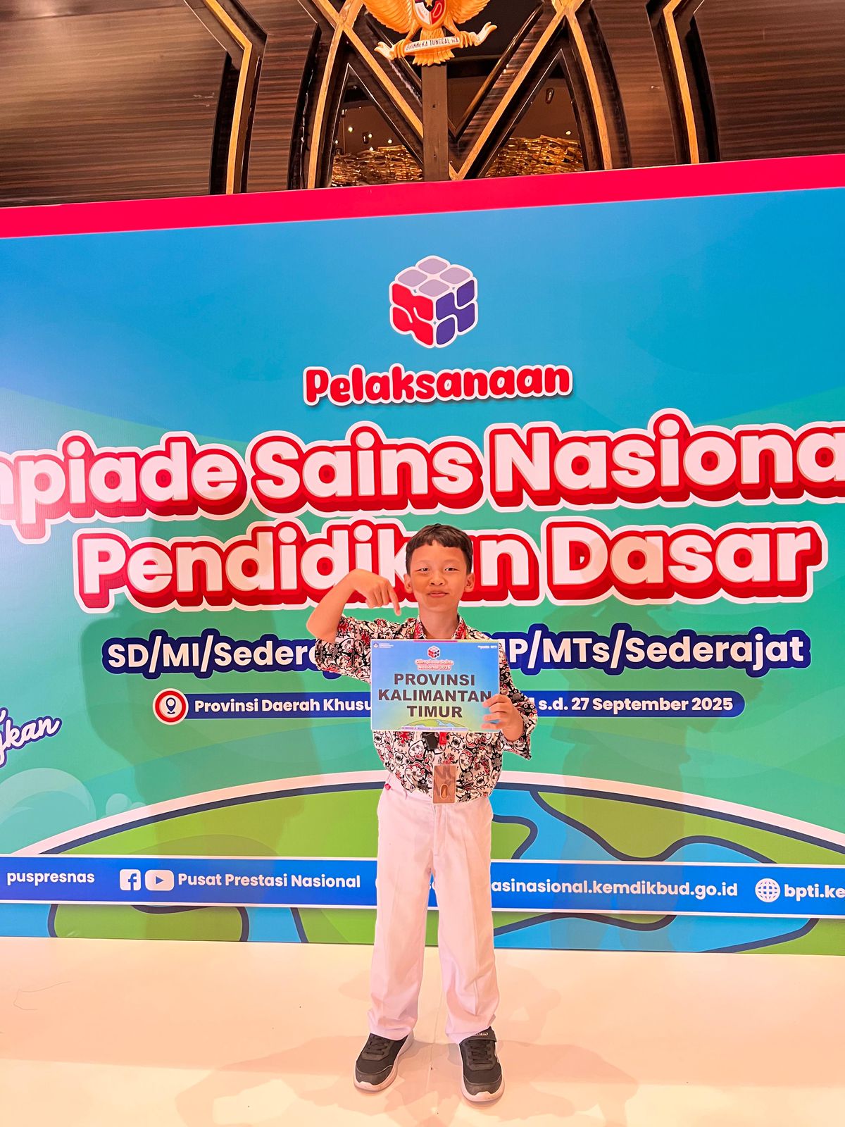 MEMBANGGAKAN: Aldy Fauzan, pelajar SD 031 Tanah Grogot yang wakili Kaltim di ajang Olimpiade Sains Nasional 2025.