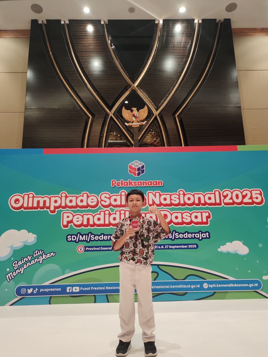 Aldy Fauzan, pelajar SD 031 Tanah Grogot yang mewakili Kaltim di ajang Olimpiade Sains Nasional 2025.