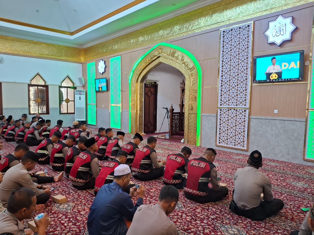 UAS ceramah di Mabes Polri diikuti personel seluruh Polda, termasuk Kaltim secara virtual.  &nbsp;