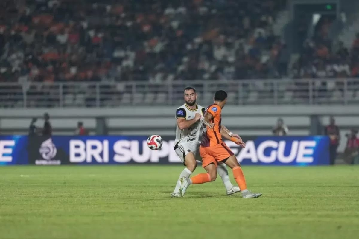 Persija Jakarta kalah 1-3 dari Borneo FC Samarinda di Super League 2025/2026.