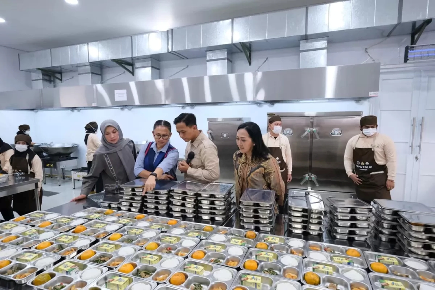 Serapan anggaran Makan Bergizi Gratis (MBG) hingga 8 September 2025 mencapai Rp 13 triliun.