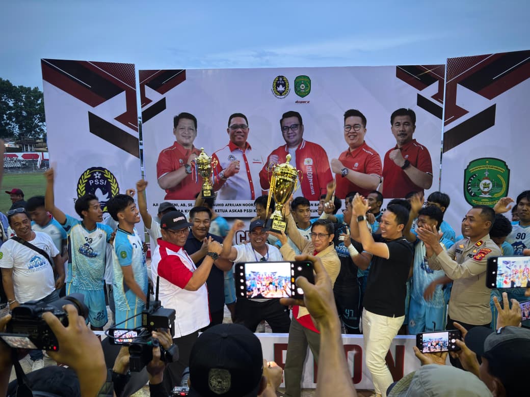 KAMPIUN: Muara Badak menjadi yang terbaik di Bupati Cup 2025.