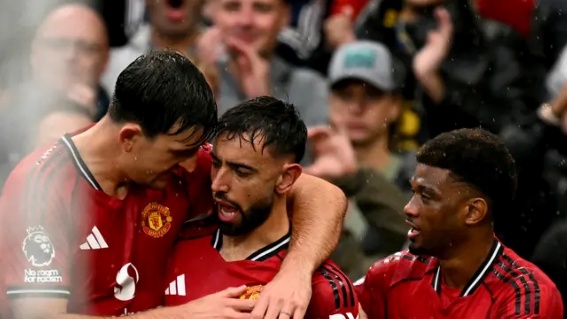 ANDALAN MU: Bruno Fernandes, gelandang andalan Manchester United, berhasil menyarangkan bola ke gawang Chelsea.