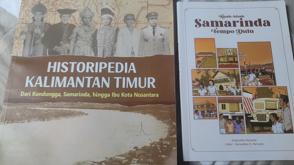 Buku sejarah lokal.