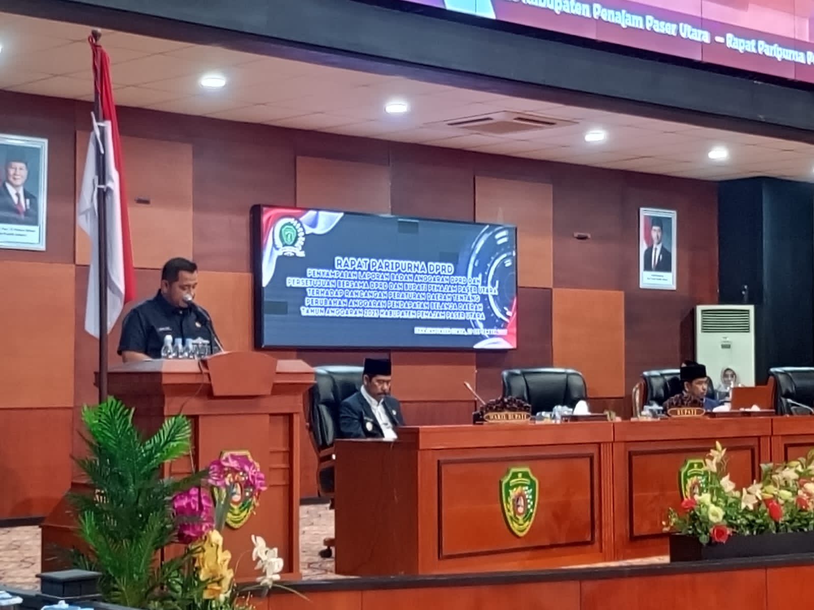 TERUS FOKUS: Bupati PPU Mudyat Noor memberikan sambutan dalam Rapat Paripurna terkait raperda tentang perubahan APBD 2025.