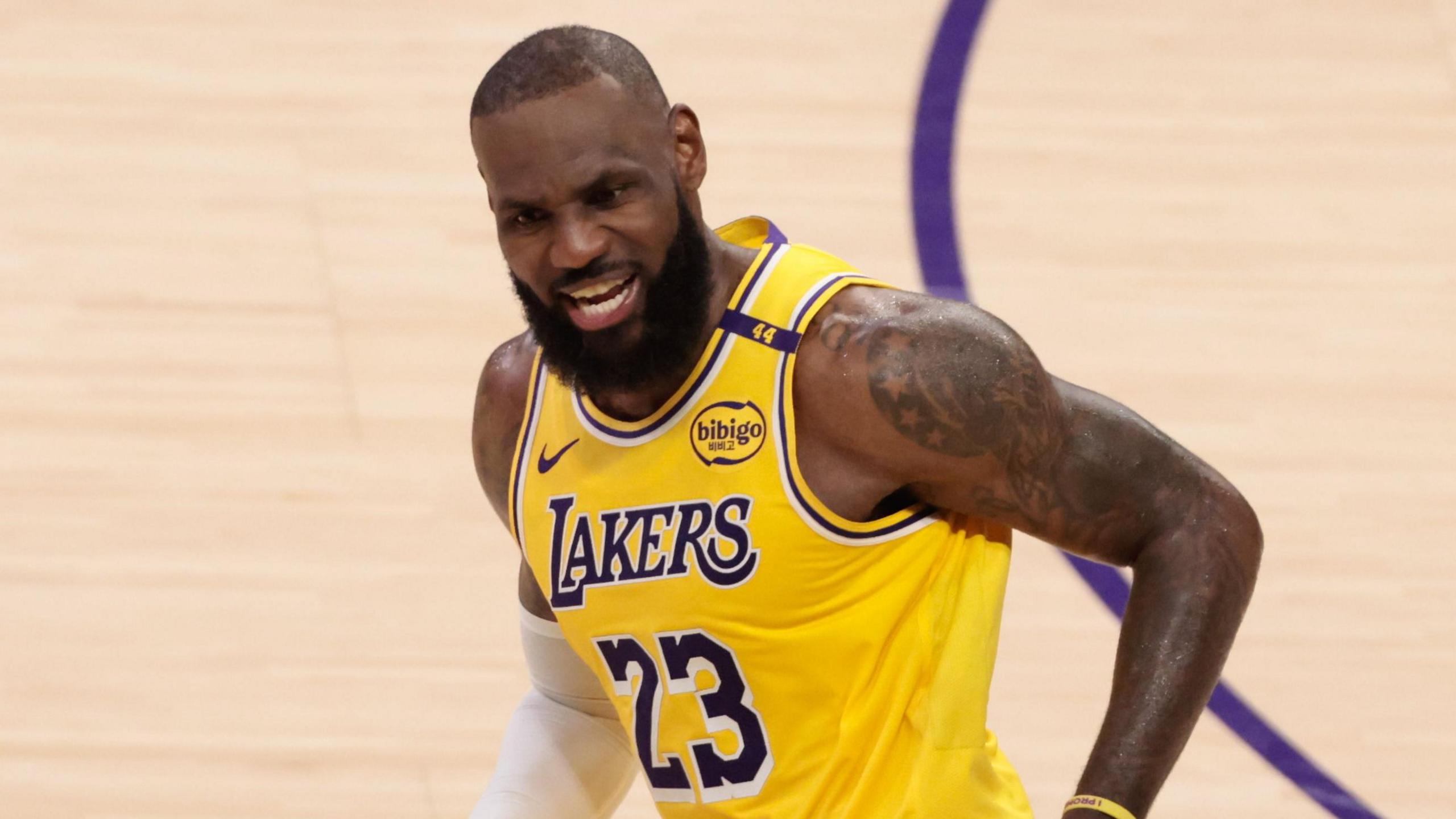 LeBron James harus melewatkan laga pramusim bersama LA Lakers.