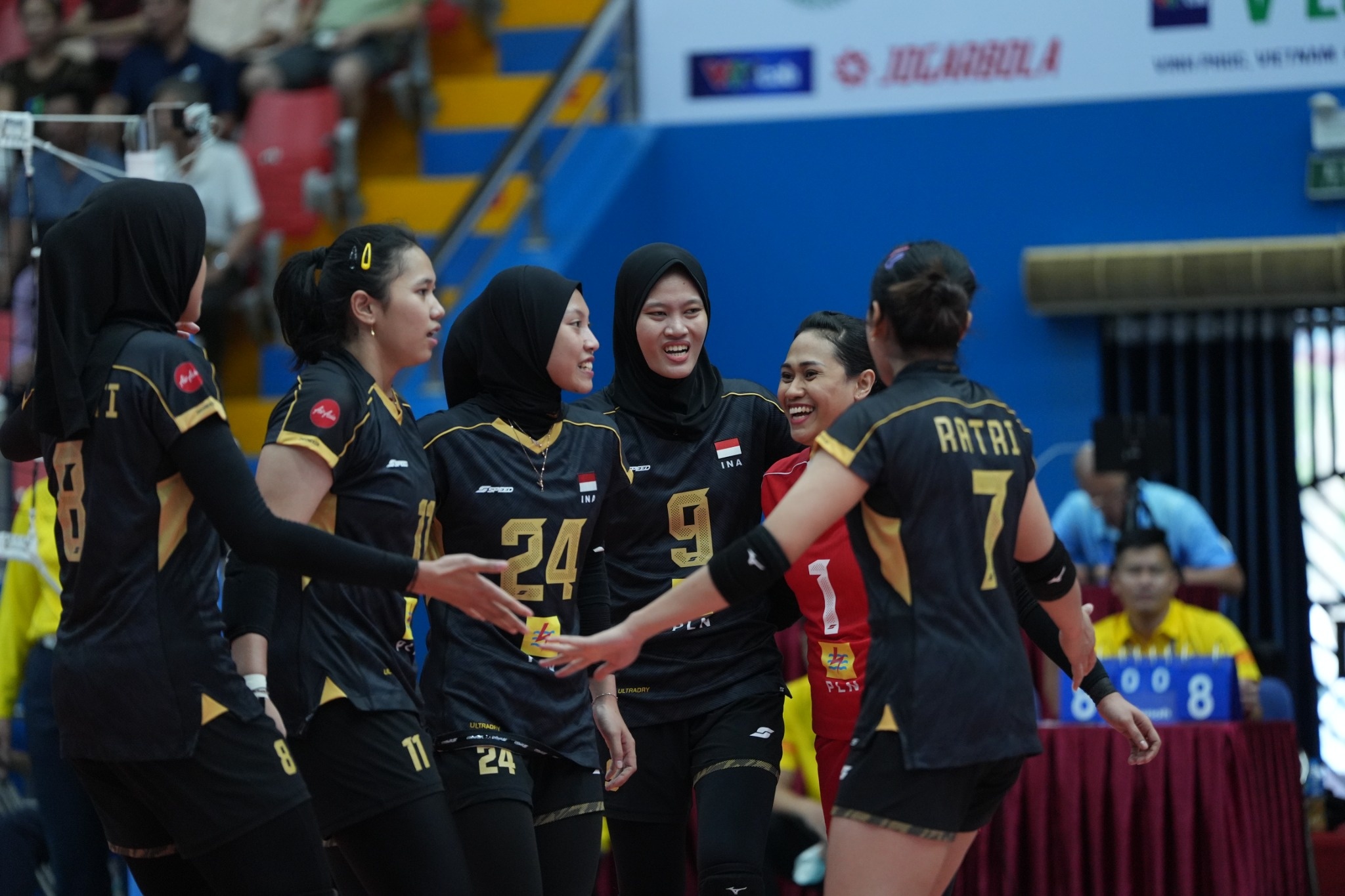 Pemain timnas voli putri saat menghadapi Filipina di SEA V.League 2025.