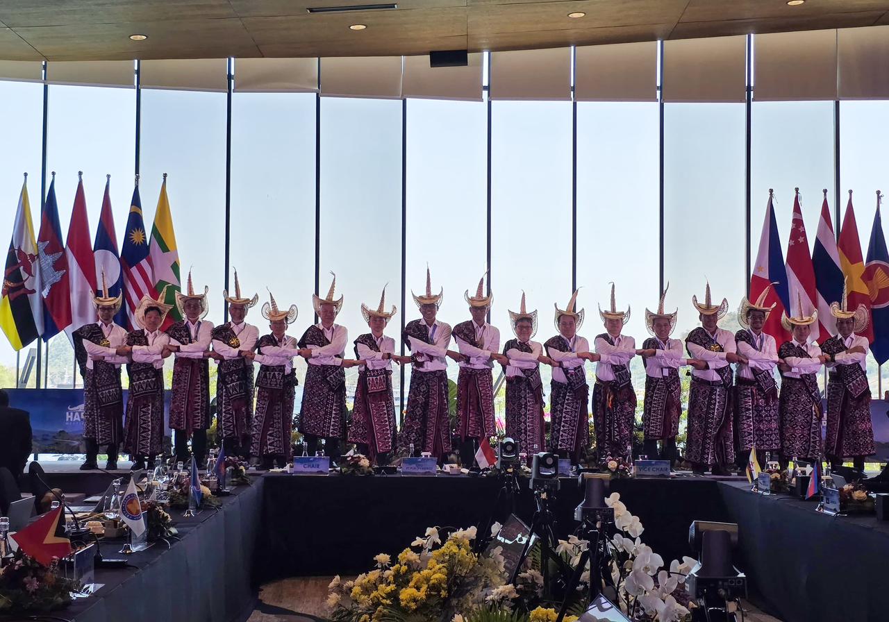 SINERGI: Foto bersama Head of Delegations pada The 41st HAPUA Council Meeting di Labuan Bajo, Kabupaten Manggarai Barat, Nusa Tenggara Timur, sebagai wujud kolaborasi lintas negara Asia Tenggara