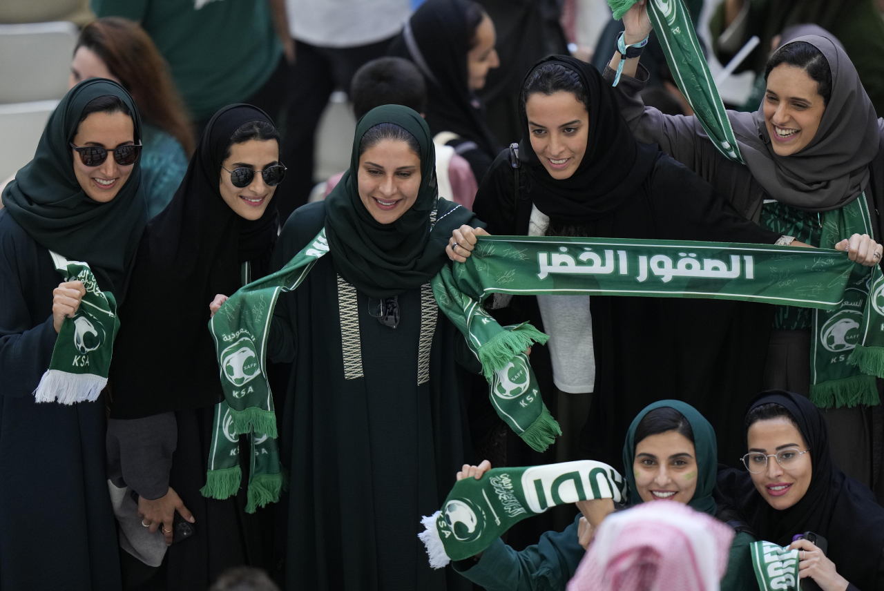 Suporter Arab Saudi dipastikan all out mendukung Green Falcons.