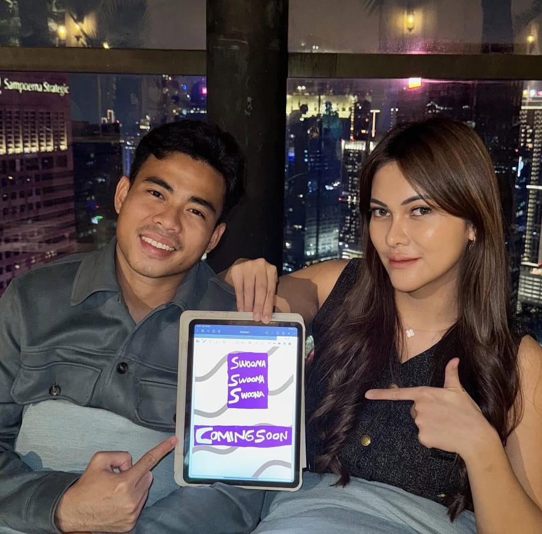 Nur Hidayat Haji Haris (kiri) memperkenalkan bisnis barunya.