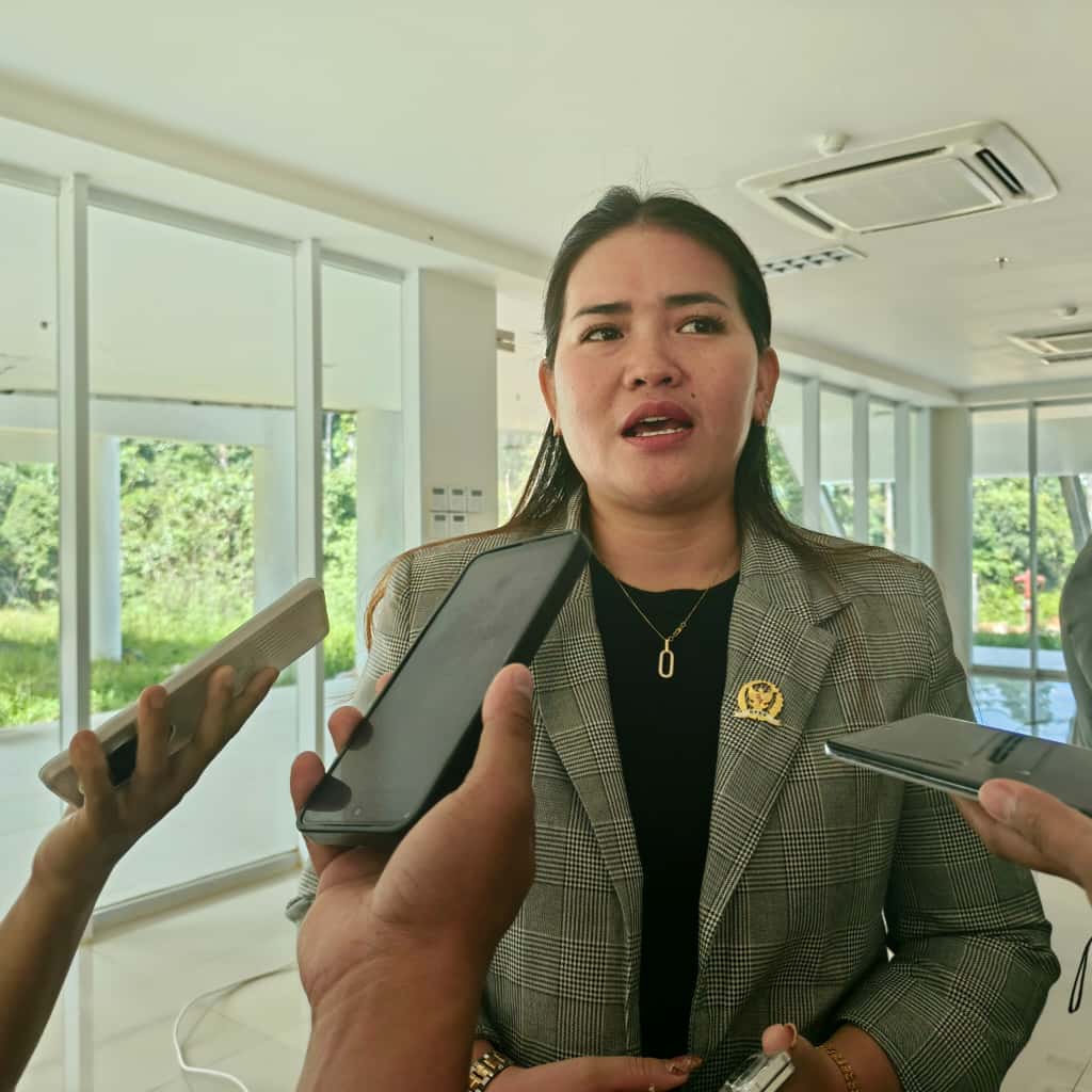 Ketua DPRD Mahulu Devung Paran