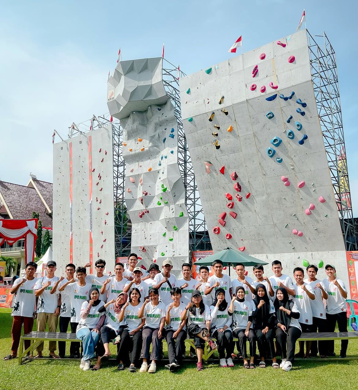 Kontingen Paser saat mengikuti BK Porprov Panjat Tebing di Kutai Timur pada awal September 2025.