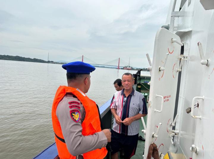 PERAIRAN: Selain pesisir, Satpolairud Polresta Balikpapan turut melakukan patroli pengawasan di perairan Balikpapan.