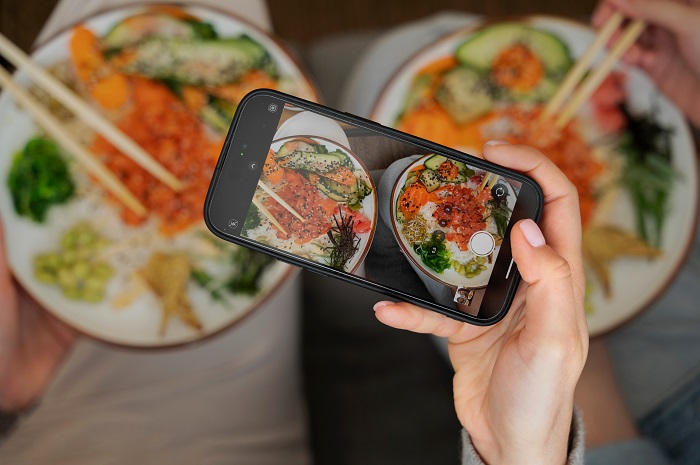 Ilustrasi kegiatan food photography.
