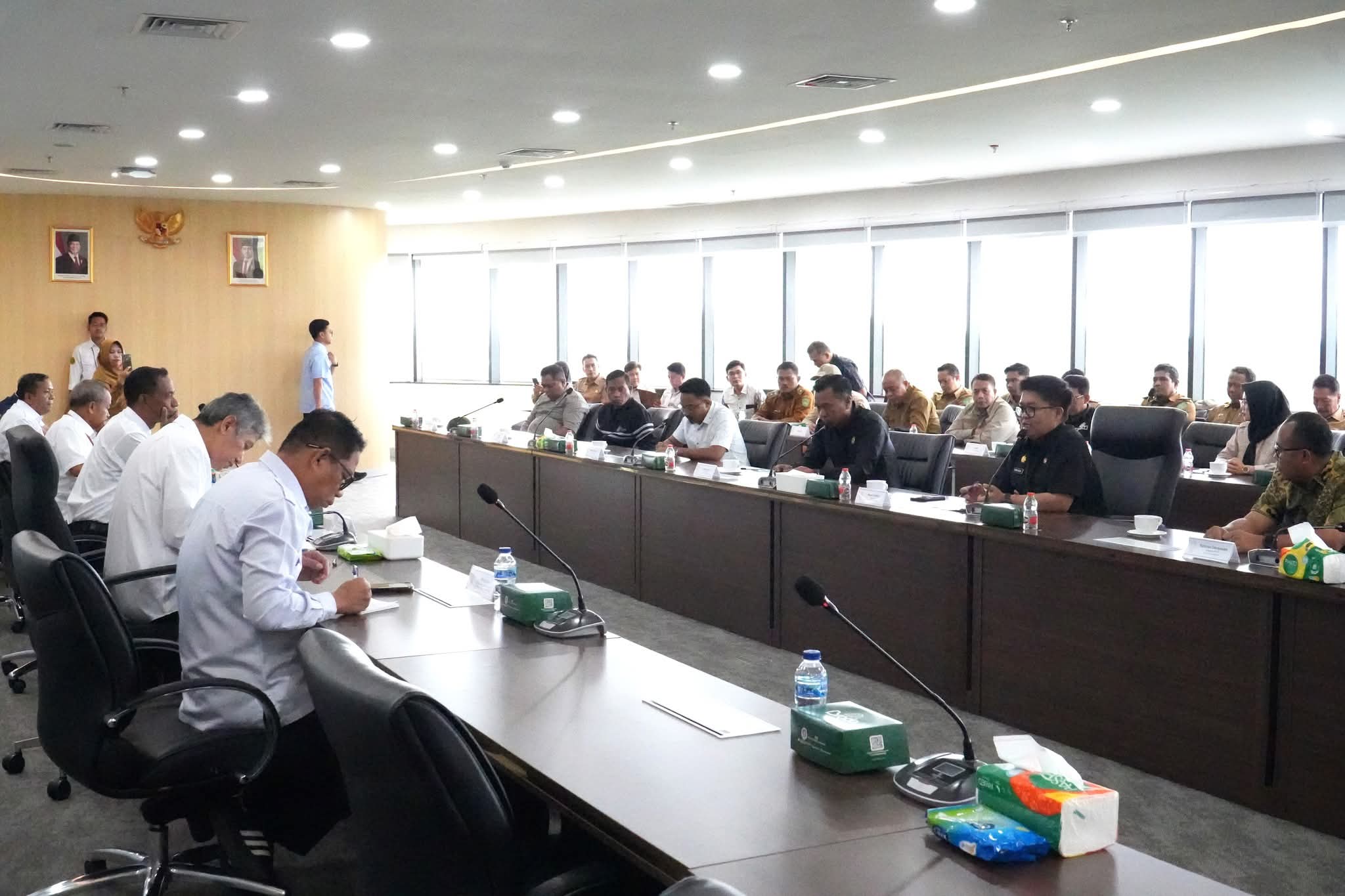 Rombongan DPRD Kukar bersama Wakil Bupati Rendi Solihin audiensi dengan jajaran Otorita IKN di Nusantara, Selasa (7/10/2025).