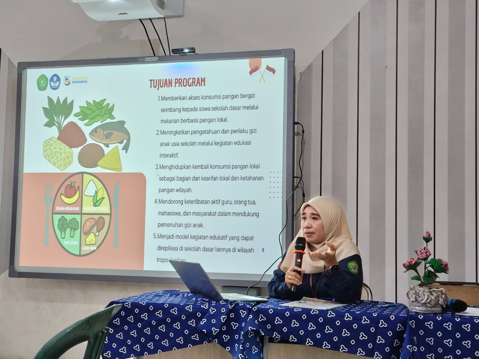LEZAT: Anak-anak di SD 008 Samarinda Seberang bakal dikenalkan dengan berbagai pangan lokal seperti kelor, pisang, singkong hingga ikan lokal dalam menu makan bergizi gratis.
