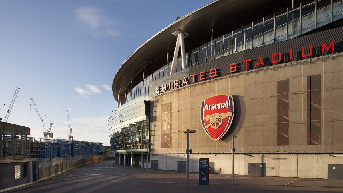Arsenal berencana menambah kapasitas Stadion Emirates, London, menjadi lebih dari 70 ribu penonton. Saat ini, kapasitas stadion 60 ribu penonton.