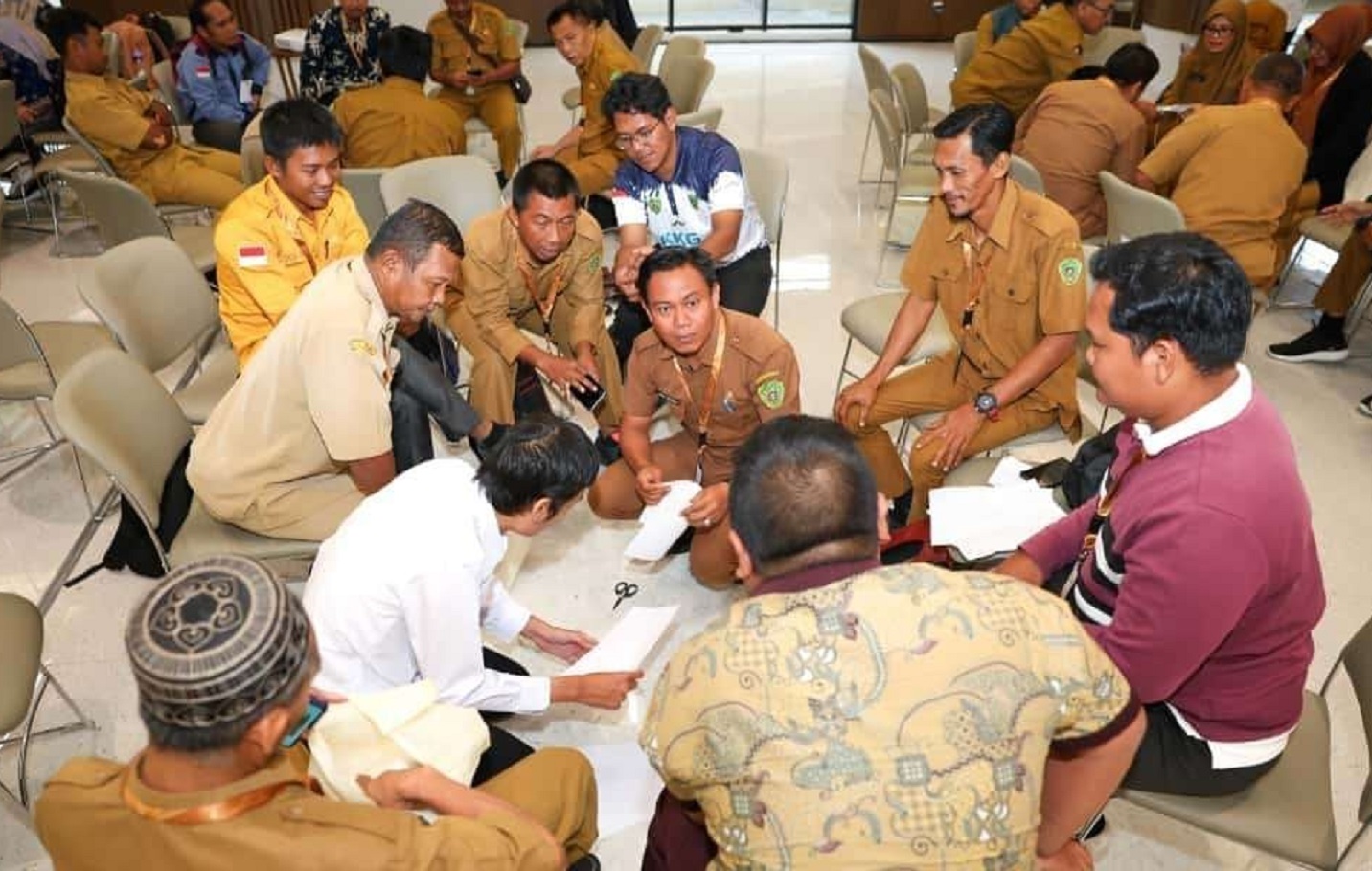 Guru saat mengikuti kegiatan pelatihan peningkatan kapasitas pendidikan yang diselenggarakan oleh OIKN