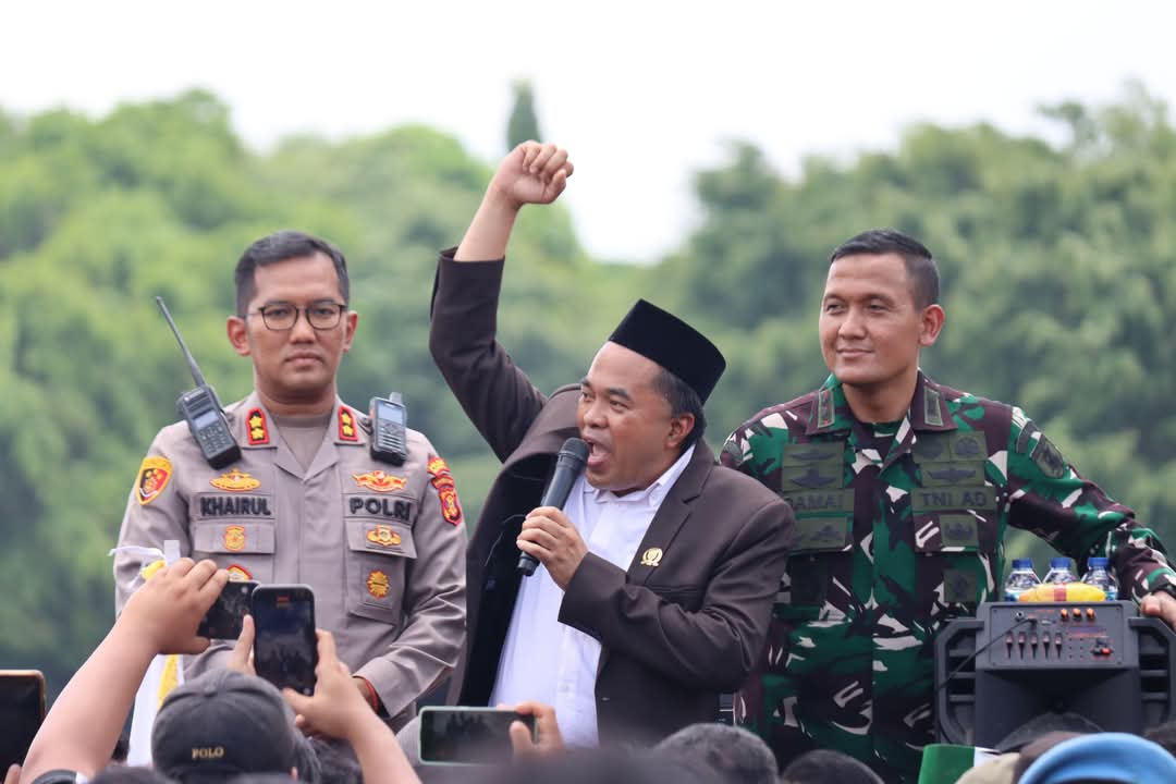 Ketua DPRD Kukar Ahmad Yani tegas menolak kenaikan pajak.  &nbsp;