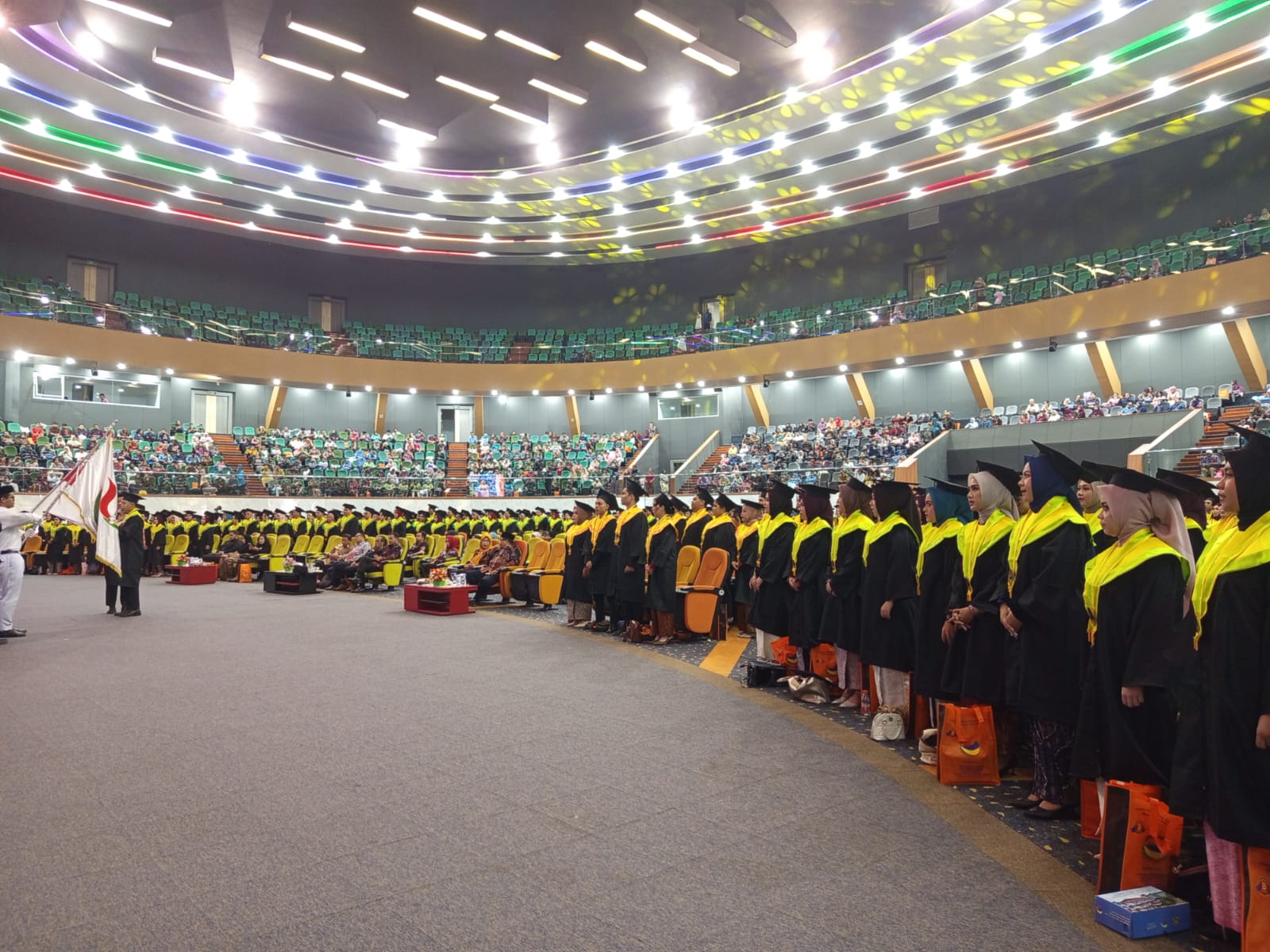 Itkes Wiyata Husada Samarinda &nbsp;menggelar sidang terbuka dengan agenda wisuda diploma, sarjana, dan profesi sebanyak 564 mahasiswa.  &nbsp;