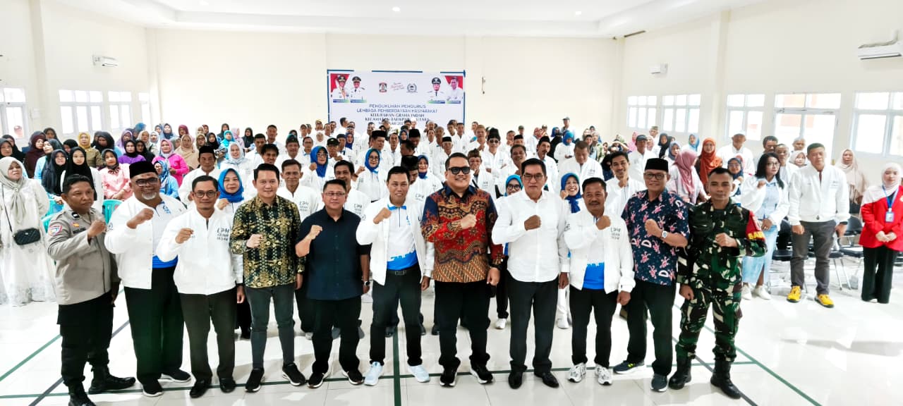 Shidiq Nur Alam kembali menakhodai LPM Graha Indah tiga tahun ke depan dengan motivasi dan optimisme tinggi bersama pengurus lainnya.