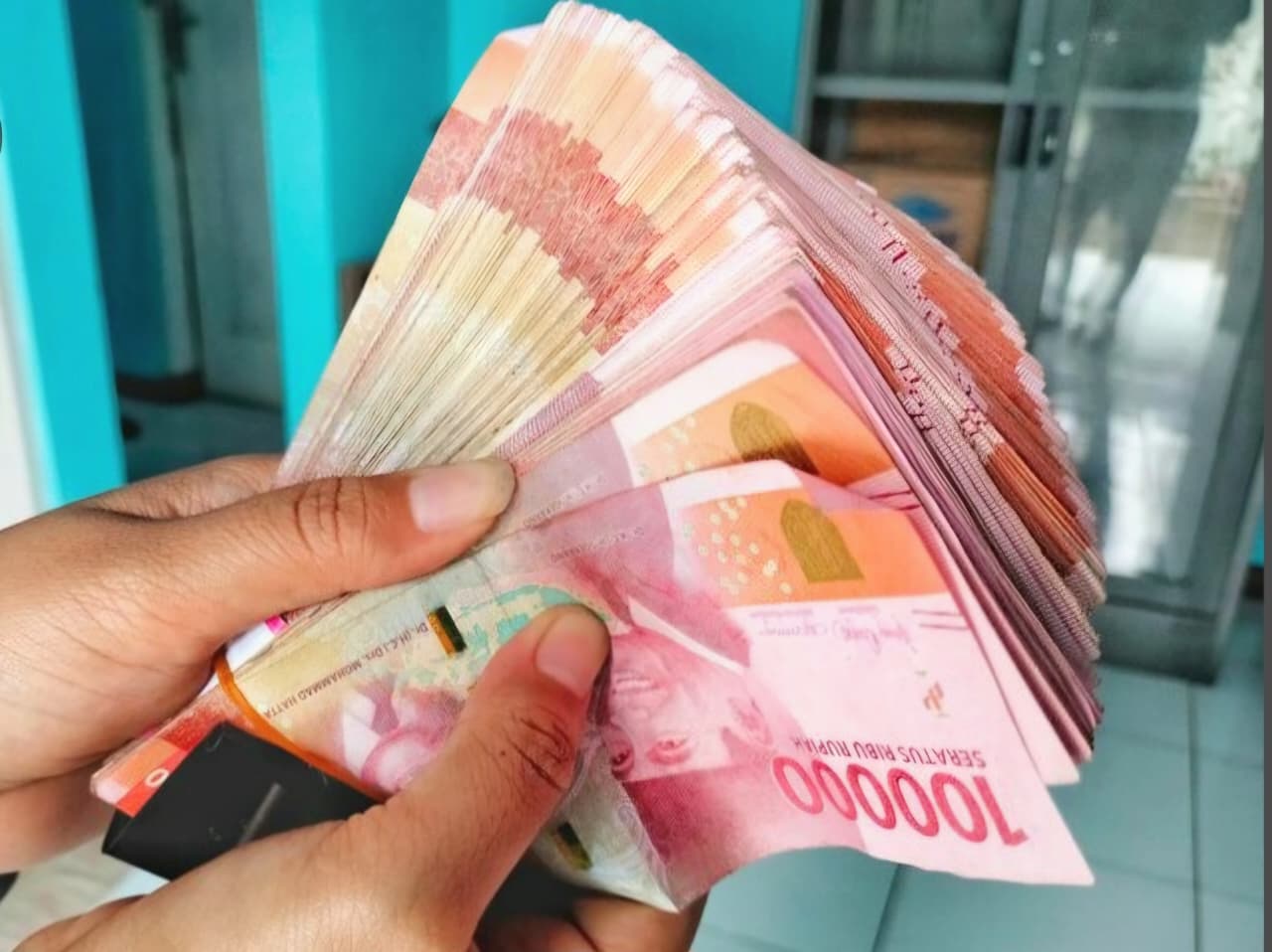 PERLAMBATAN: Penyaluran kredit triwulan II 2025 alami perlambatab. Dipicu oleh kontraksi pada kredit modal kerja yang tertekan akibat turunnya optimisme pelaku usaha.